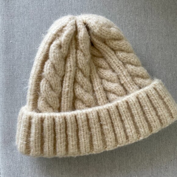 Cable Knit Chunky Beanie - Picture 1 of 3